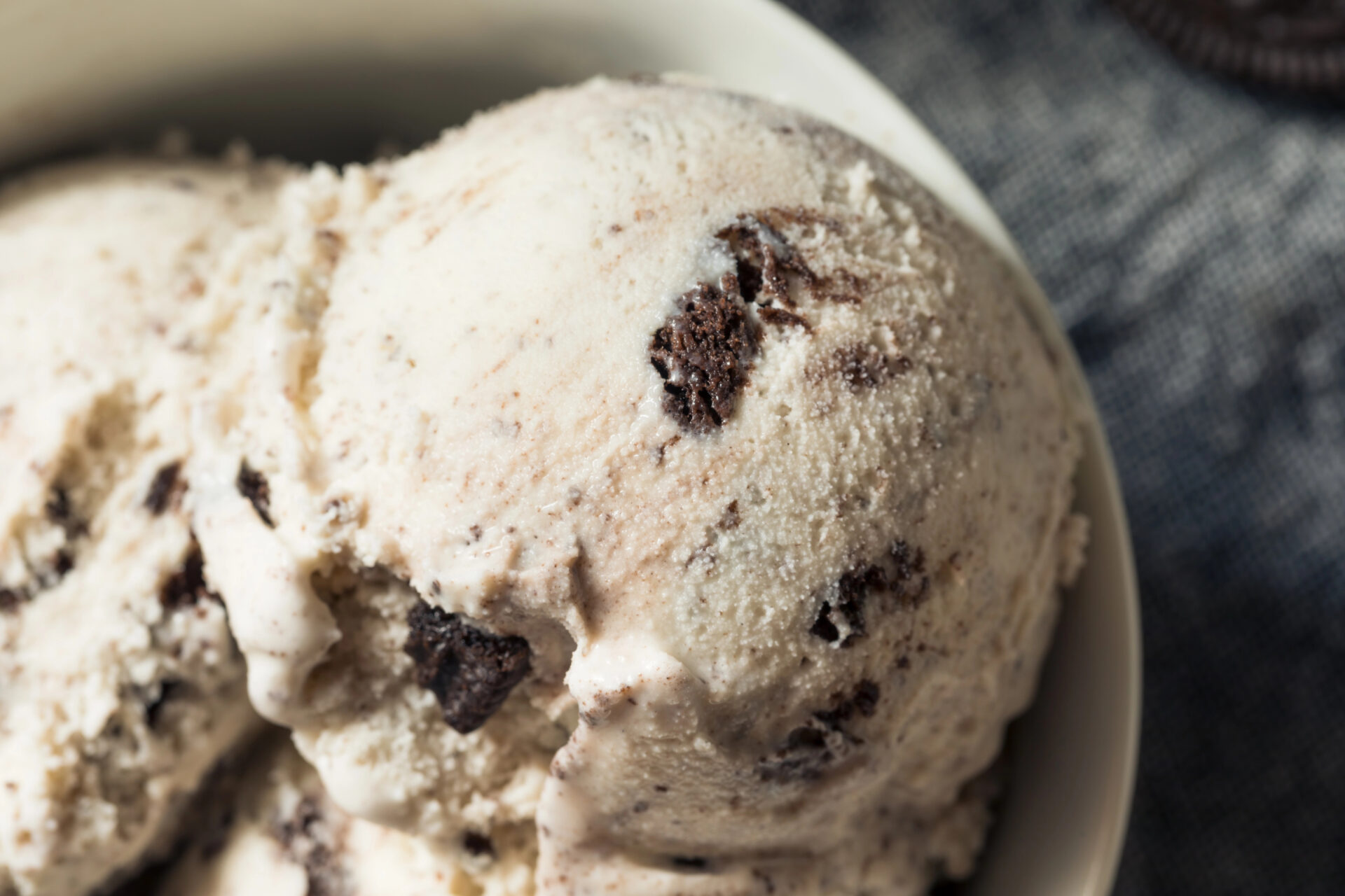 cookies and cream ice cream made in a non-toxic ice cream maker