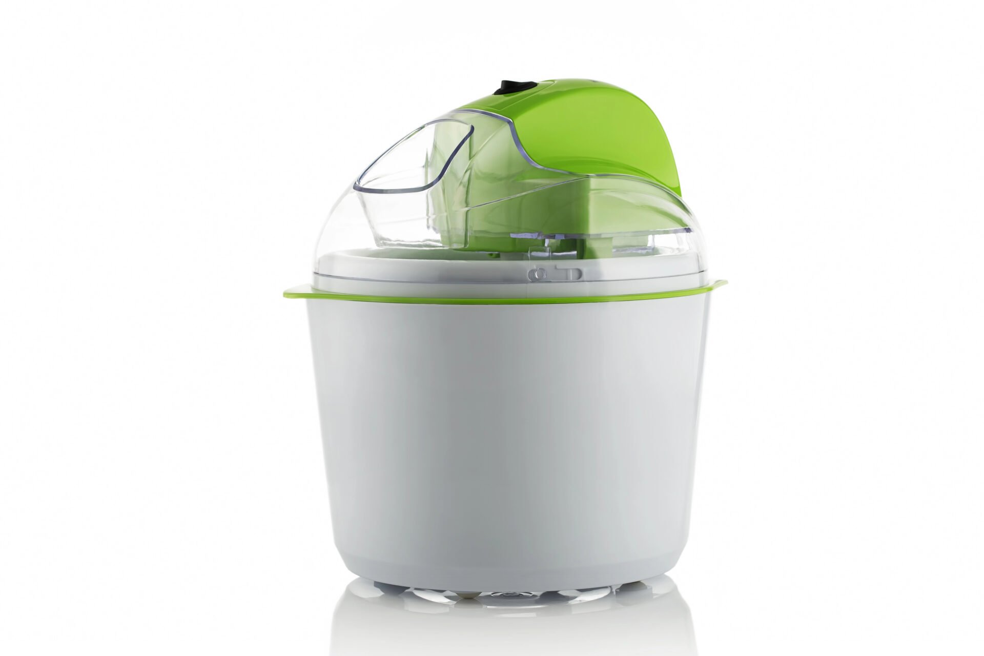 plastic ice cream makers have plastic paddles and dashers