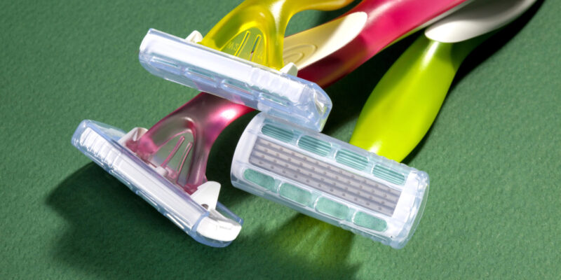 plastic razors with PFAS on the metal
