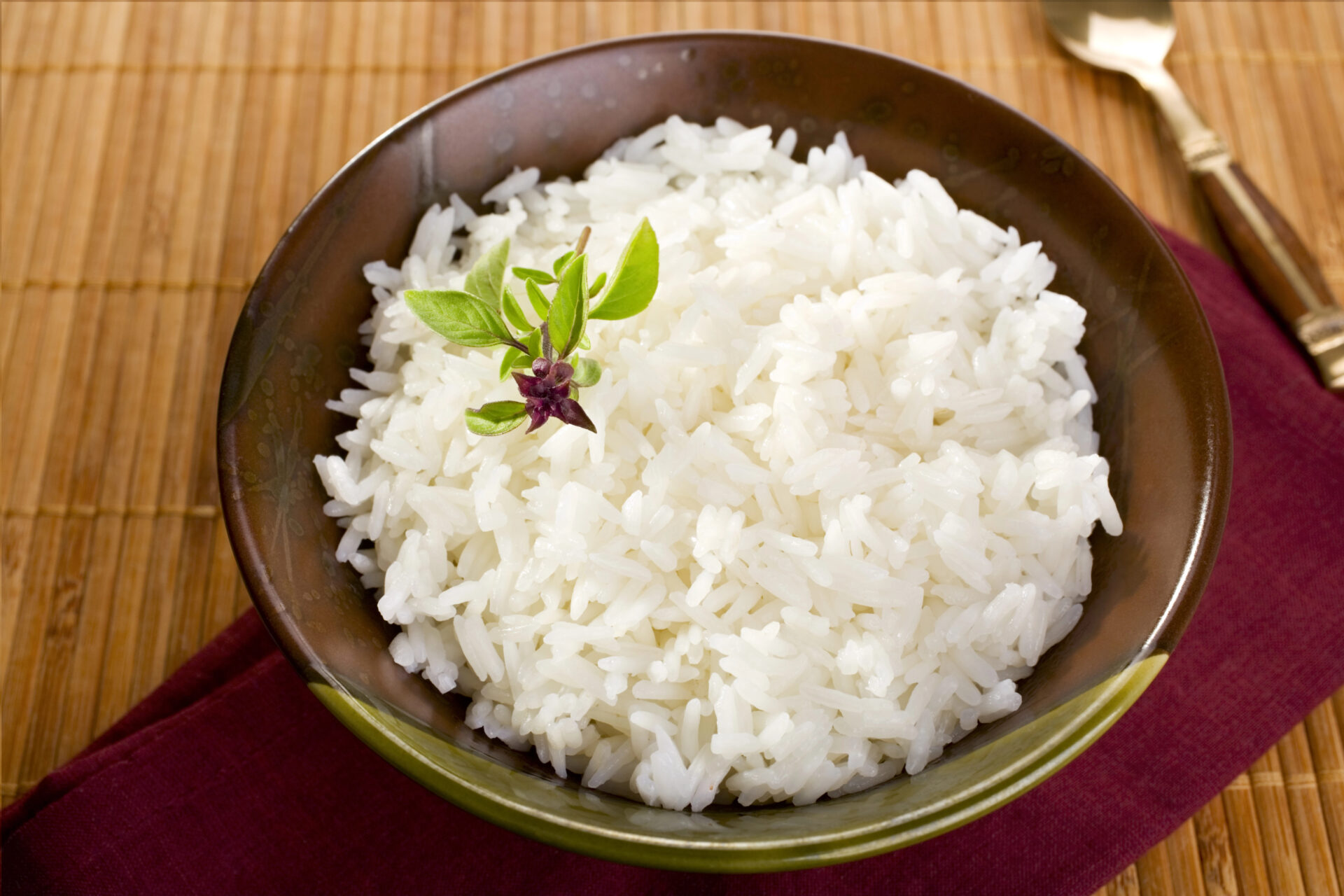 Jasmine rice in a ceramic bowl